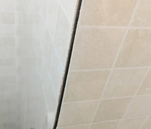 寿阳瓷砖空鼓维修公司分享阳台瓷砖脱落的修复过程可以分为以下几个步骤
